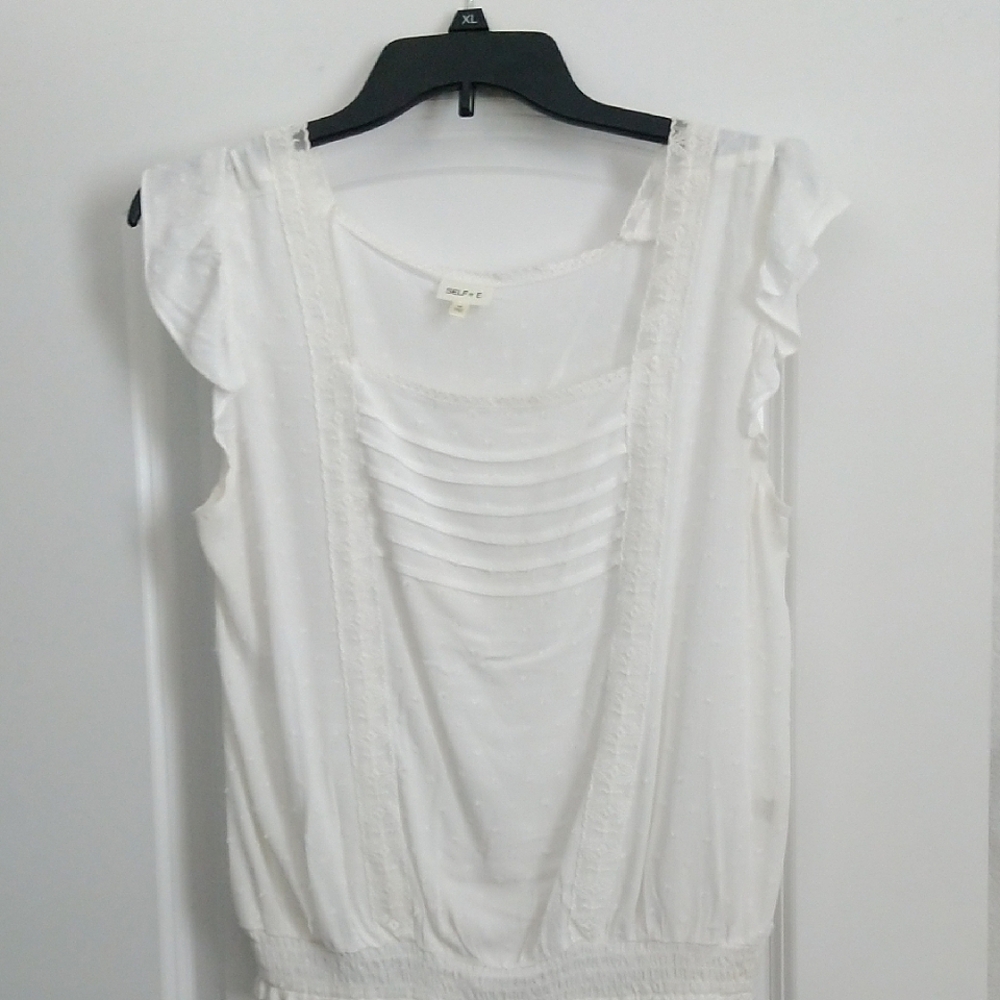 Selfie ruffle sleeve blouse in off-white. Size Juniors M